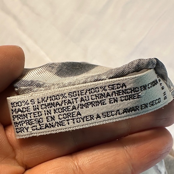 ROBERT LEE MORRIS 100% silk  Woman's Scarf in Cream, Brown & dark gray - Picture 9 of 12